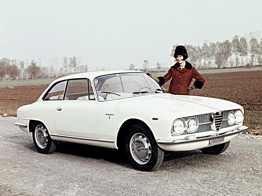  Alfa Romeo 2000 Sprint (102) 1960 года  (фото 3 из 6)
